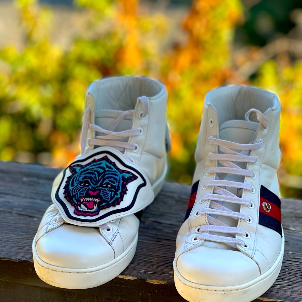 GUCCI SNEAKER AUTHENTIC (TIGER PATCH)